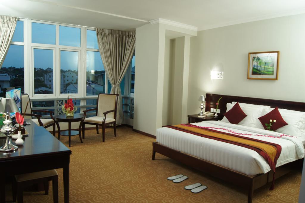Green Leaf Hotel Yangon Extérieur photo