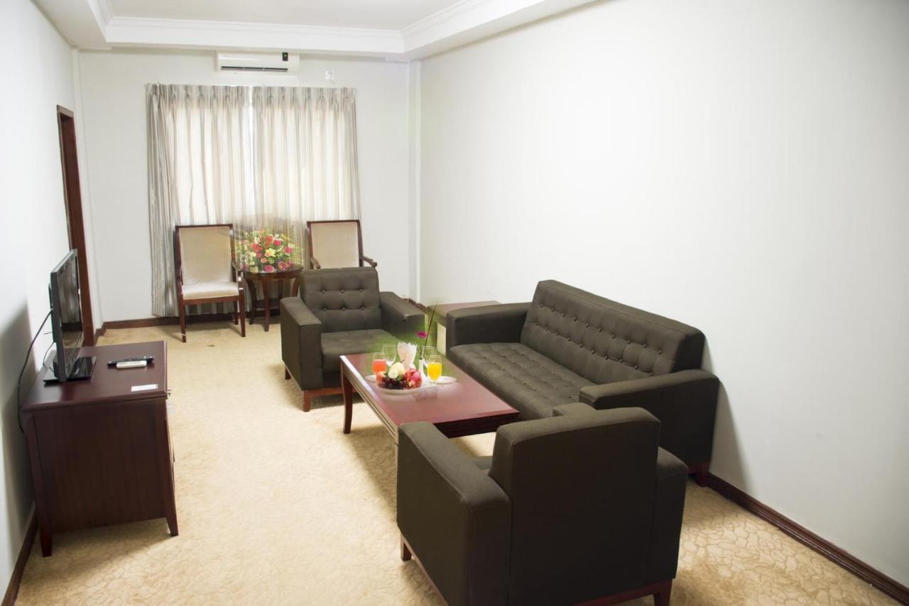Green Leaf Hotel Yangon Extérieur photo